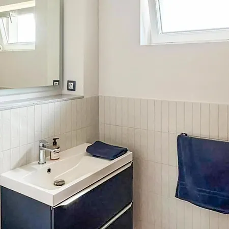 1 Bedroom Stunning In *