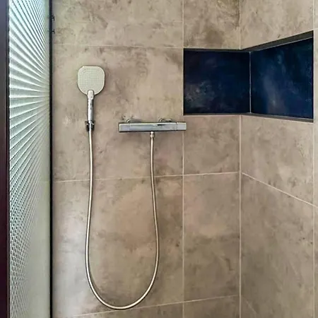 1 Bedroom Stunning In Сasa de vacaciones *
